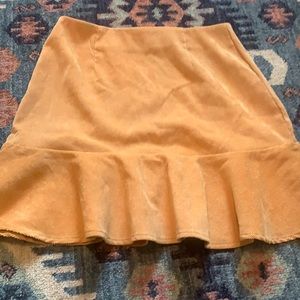 yellow skirt